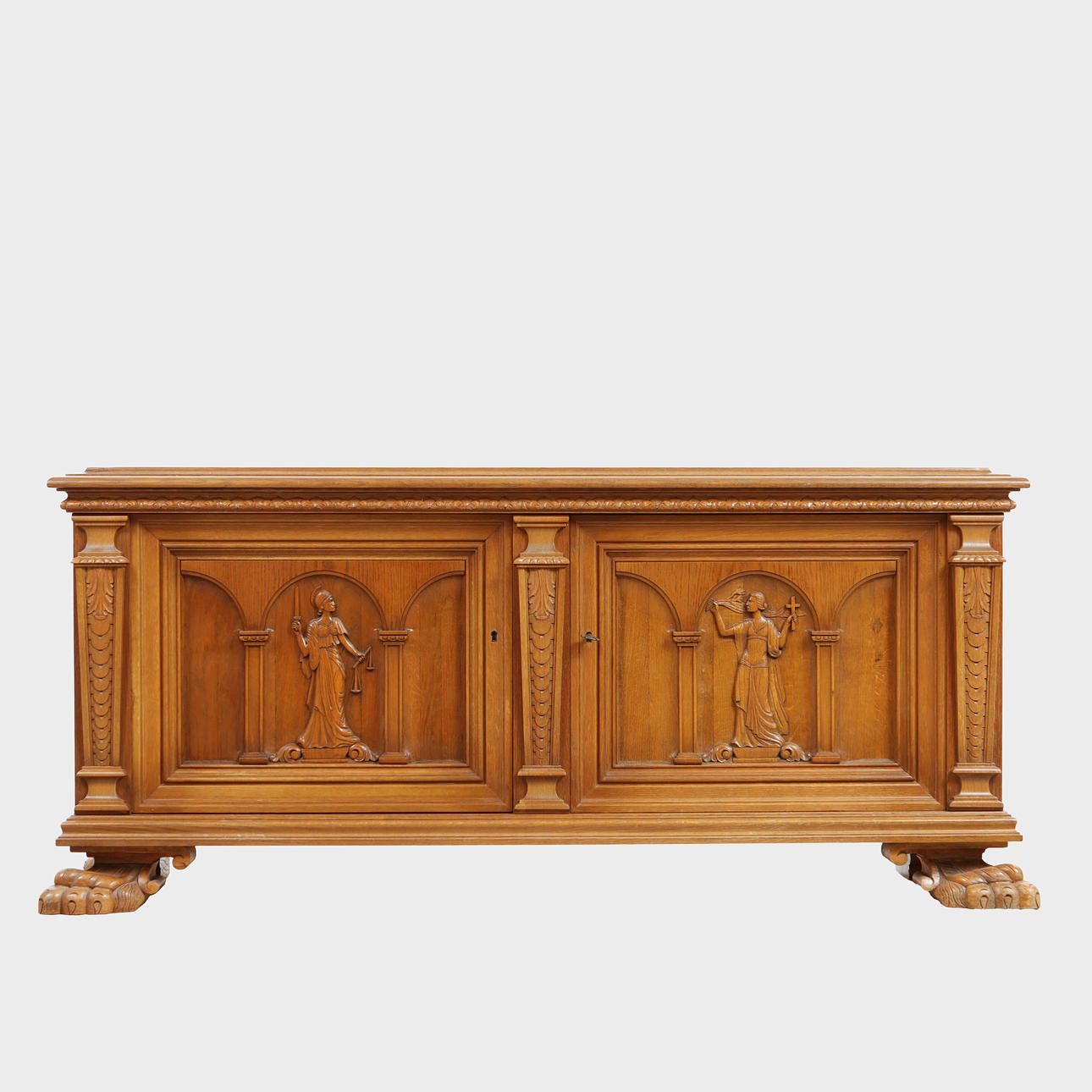 A sideboard from the beginning of the 20th century.