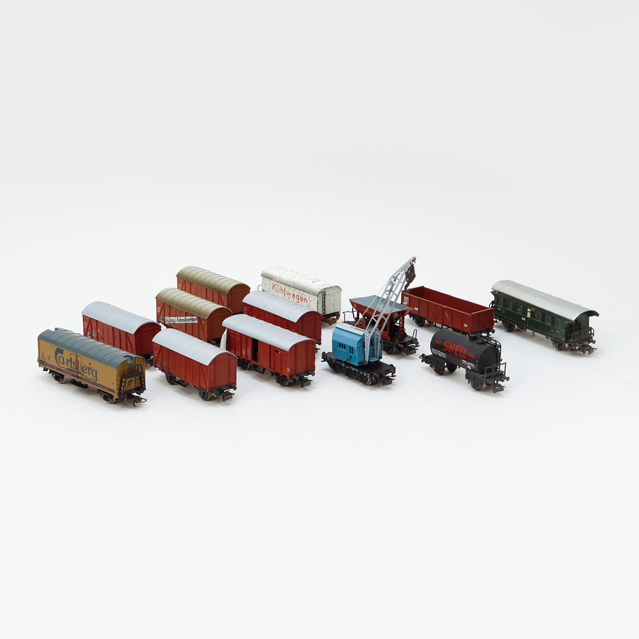 MÄRKLIN, set 2839 and Märklin 50 years, and carriages and rails.