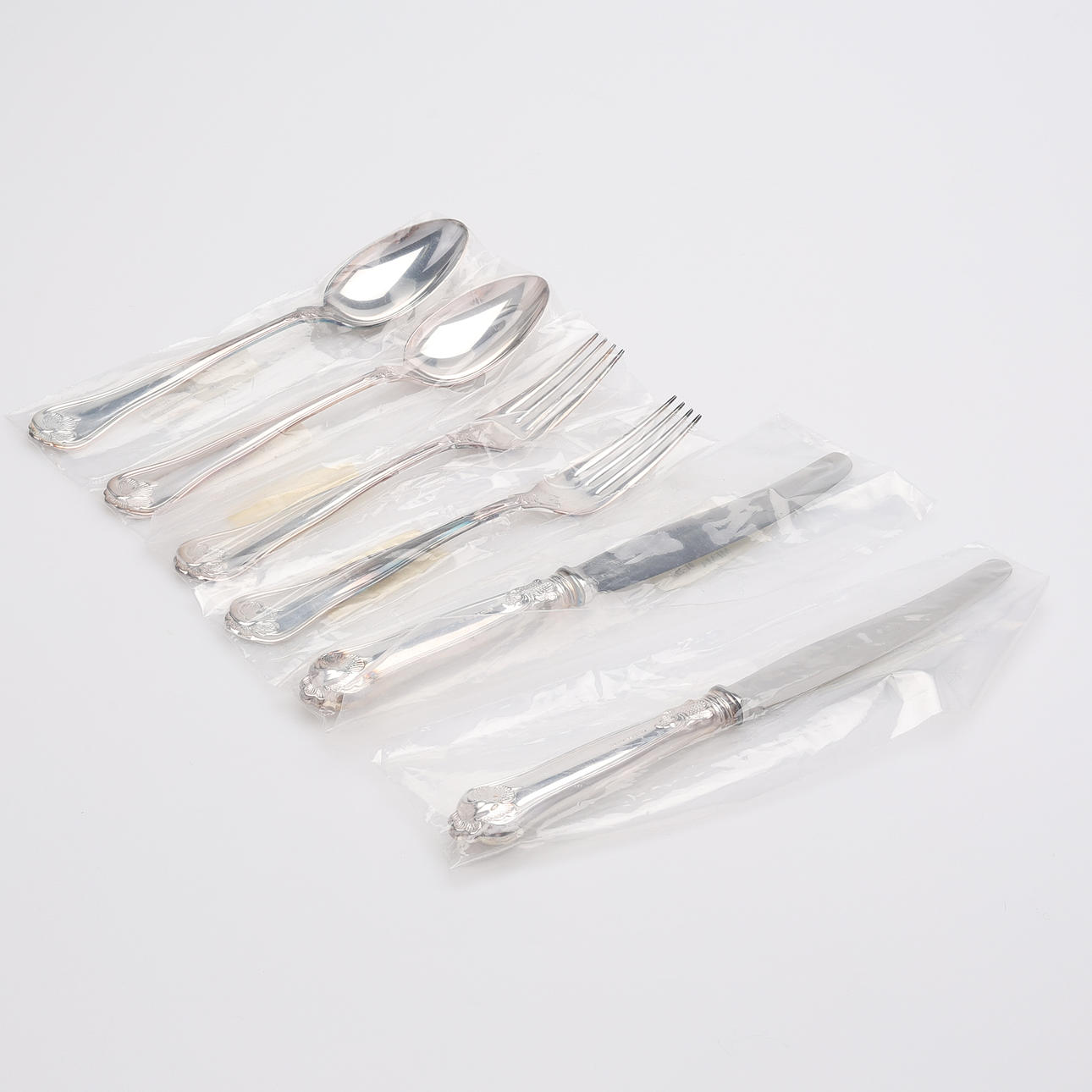 BESTIK, SEKS STYKKER, SØLV, SAKSISK MODEL.