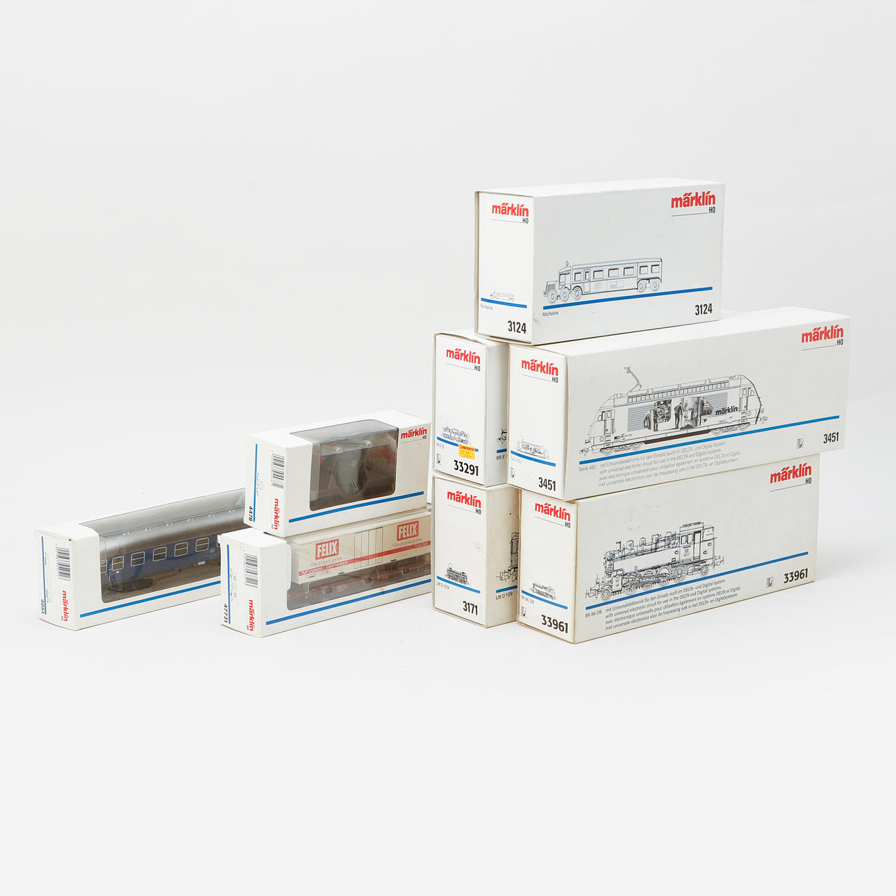 MÄRKLIN, veturit ja vaunut.