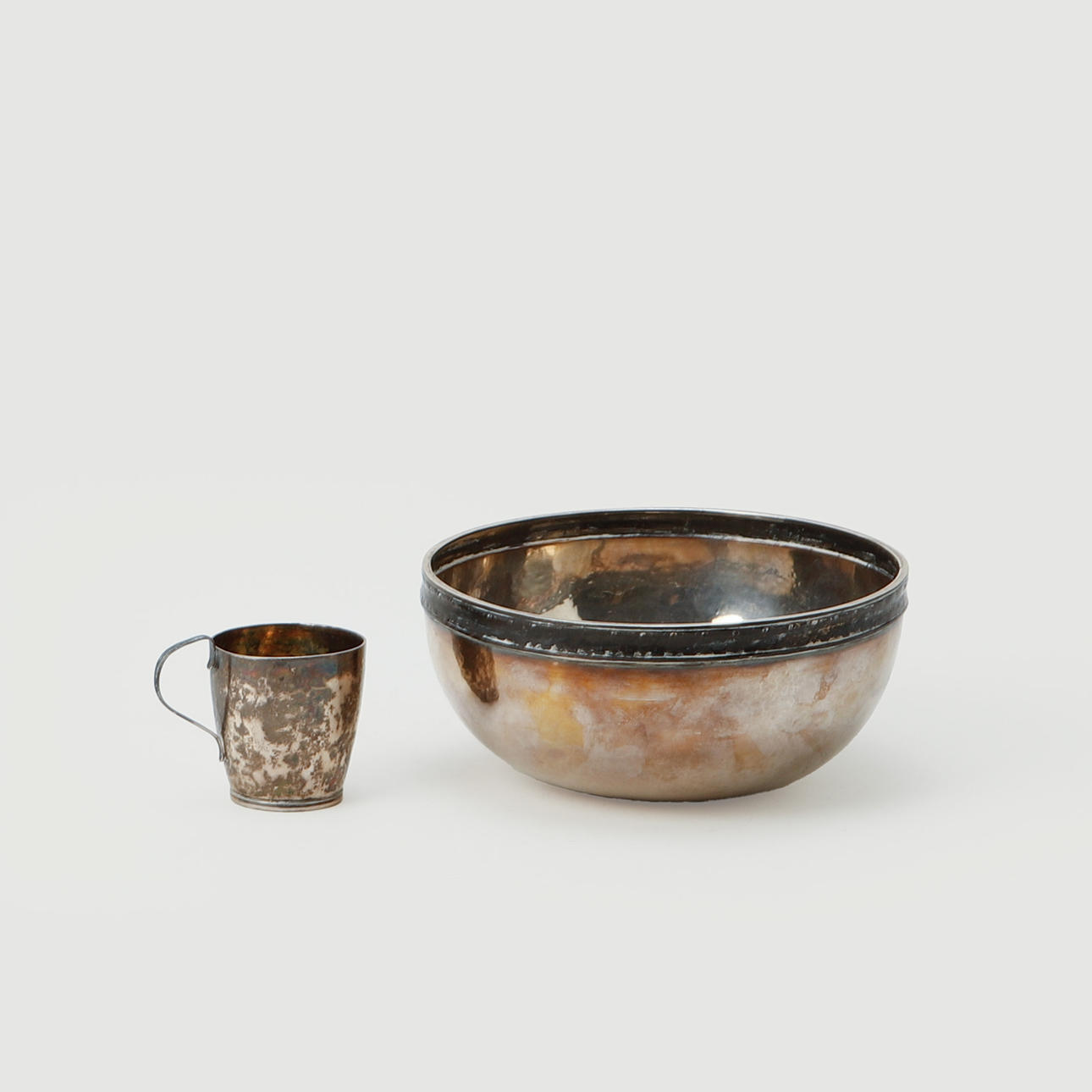 SKÅL OG KOP, sølv, vægt ca. 285 gram.