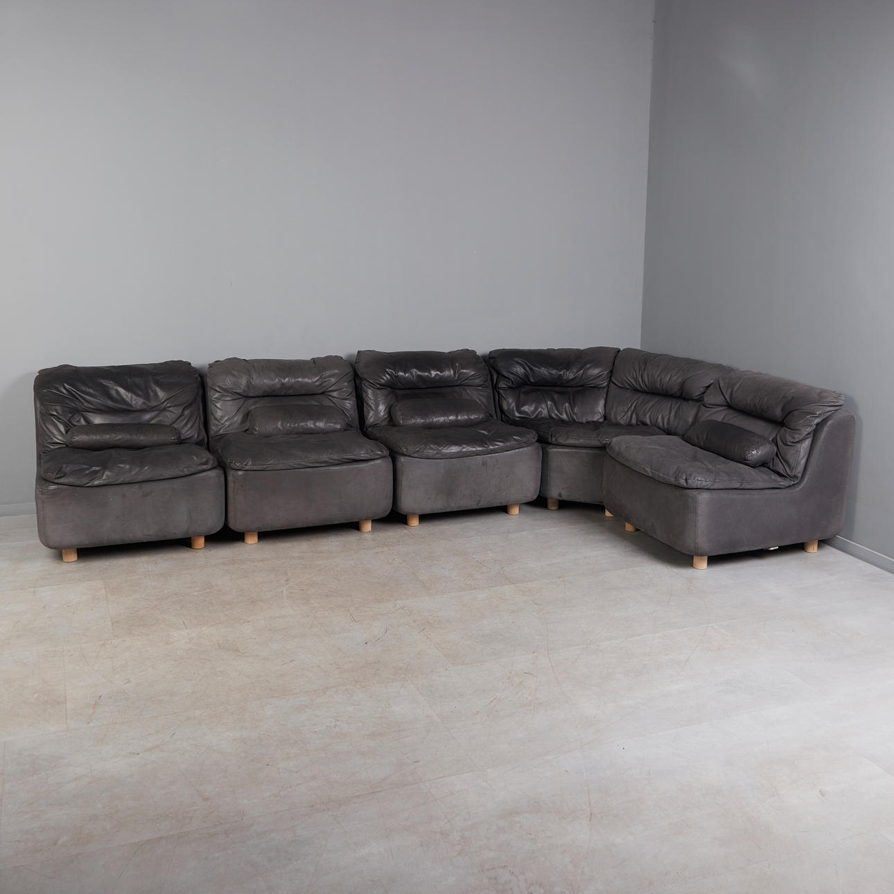 FRIEDRICH HILL. för Walter Knoll, modulär soffa/sittgrupp, modell '144', läder, design 1972, Tyskland (5).