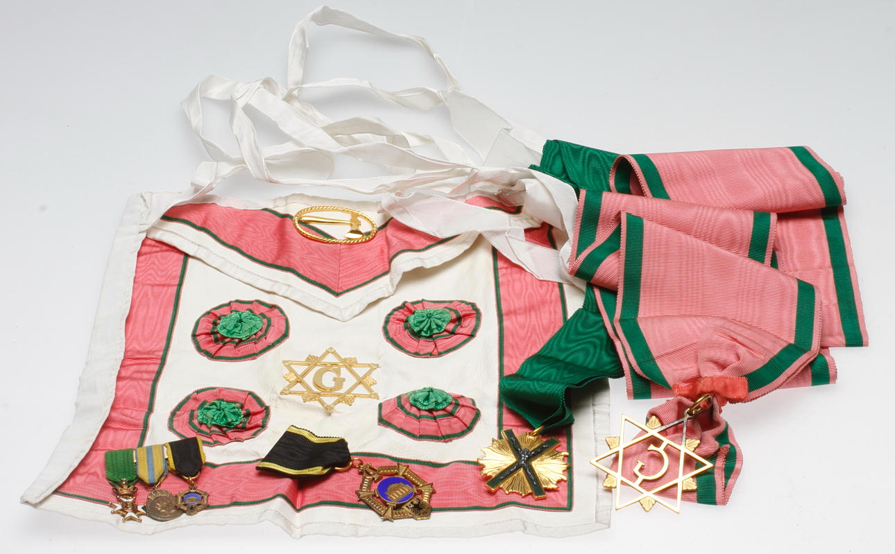 ORDNAR/MEDALJER, 5 delar, bl.a. Vasaorden, 1900-tal.