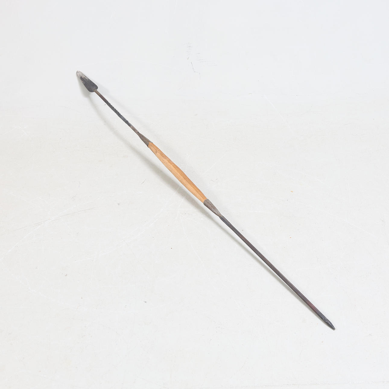 KEIHÄÄT, TAONTA JA PUU.