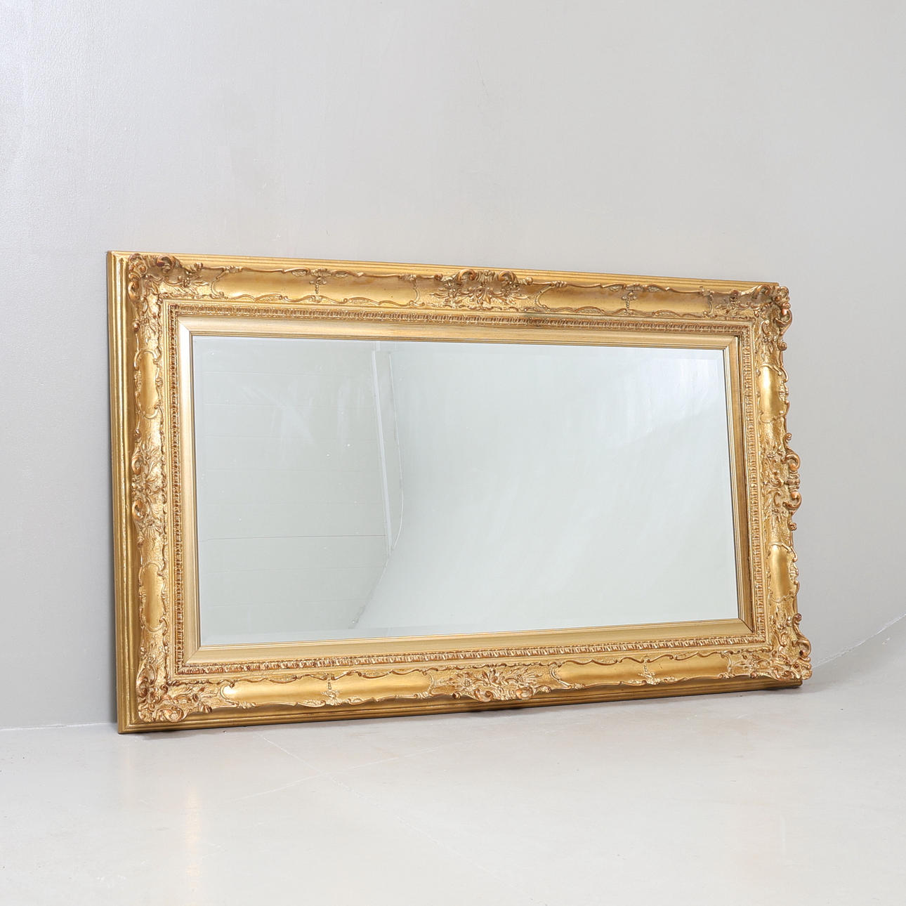 MIRROR, contemporary.