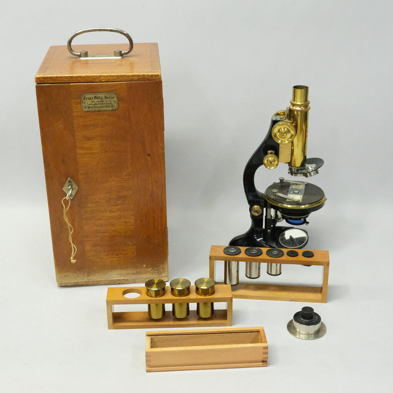 MICROSCOPE, ERNST LEITZ WETZLAR, GERMANY.