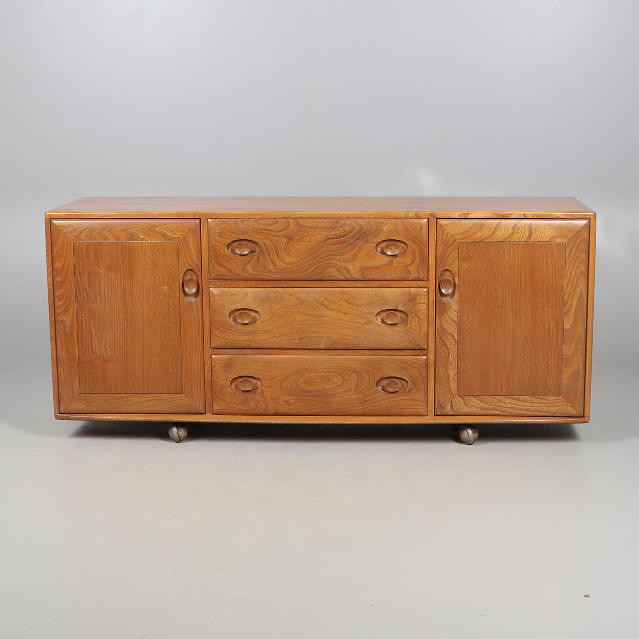 ERCOL MID CENTURY SIDEBOARD.
