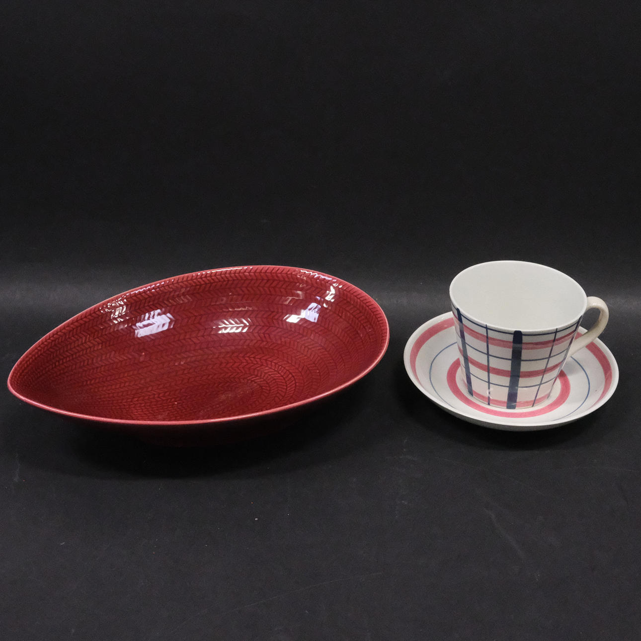 SKÅL, "BLÅ ELD", SAMT TEKOPP, "CAJSA".