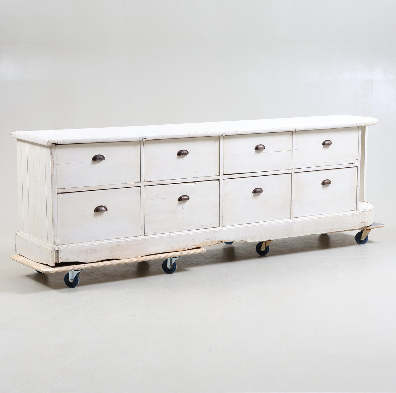 A merchant's counter, pine, 18th/20th century.