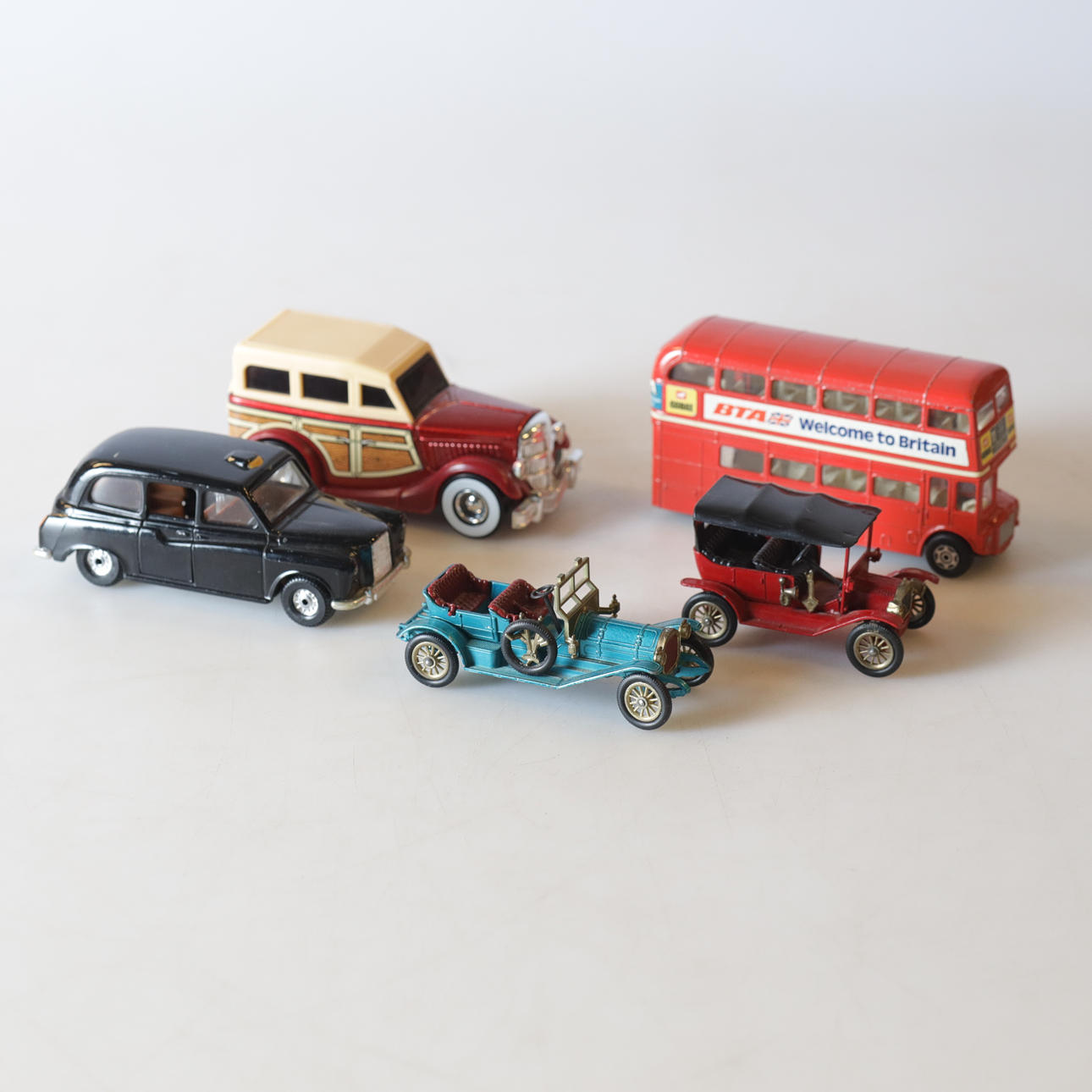 TOY VEHICLES, 5 pcs, sheet & plastic, incl. Corgi.