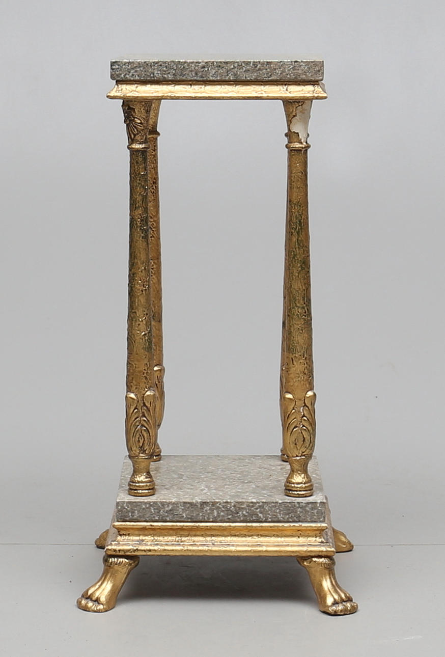 PIEDESTAL, marmor samt förgyllt trä, 1900-tal.