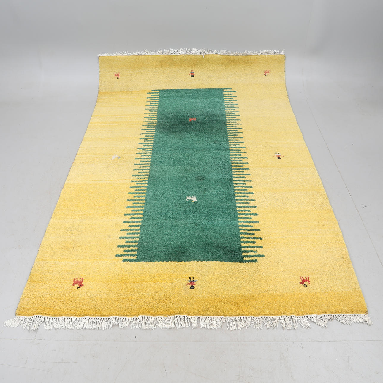 TÆPPE, Gabbeh, gul, uld, ca. 300 cm x ca. 197 cm.