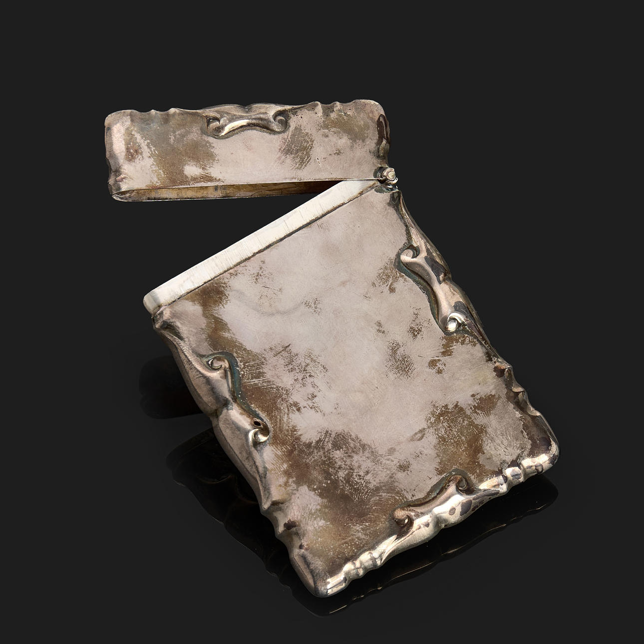 A silver case, Hukin & Heath, Birmingham, England, 1908.