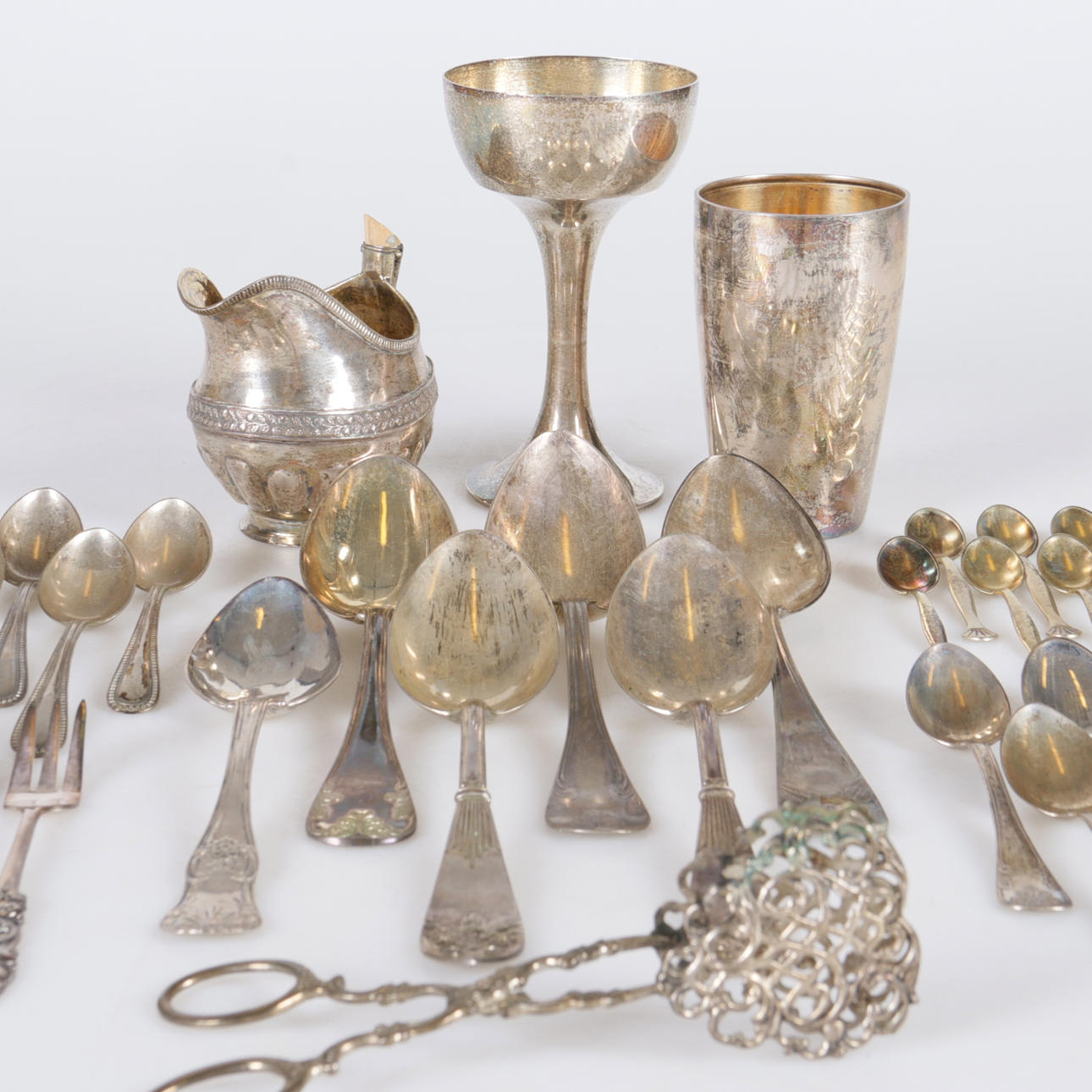 BESTICK, pokal samt skål, silver, 60 delar, 1800/1900-tal vikt ca 1290 gram.