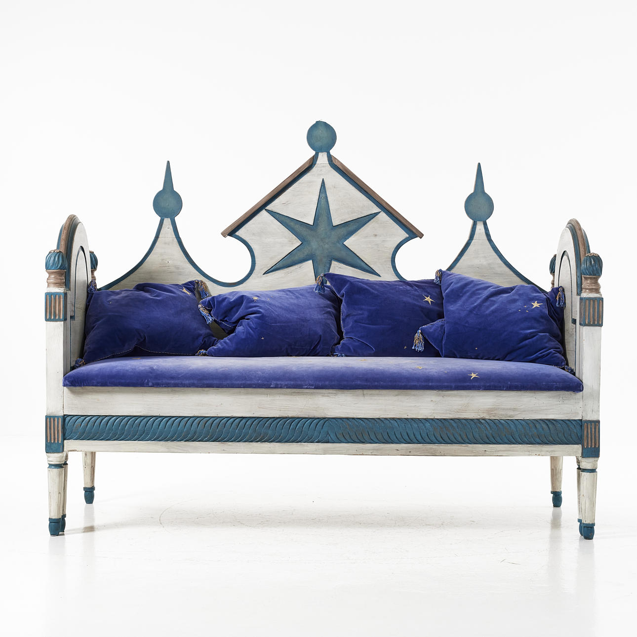 Sofa, 20th century, extendable, cut decor, painted.