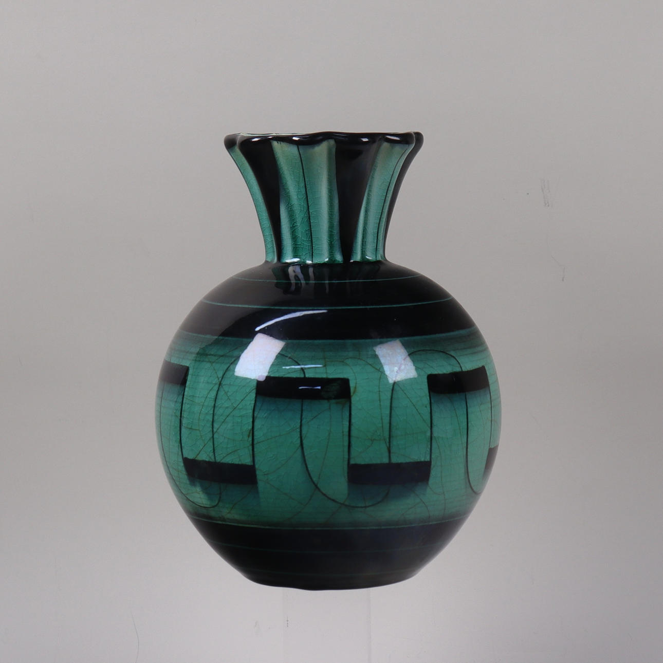 ILSE CLAESSON. Rörstrand, “Series V”, a vase in flint. 1930s, Art Deco.