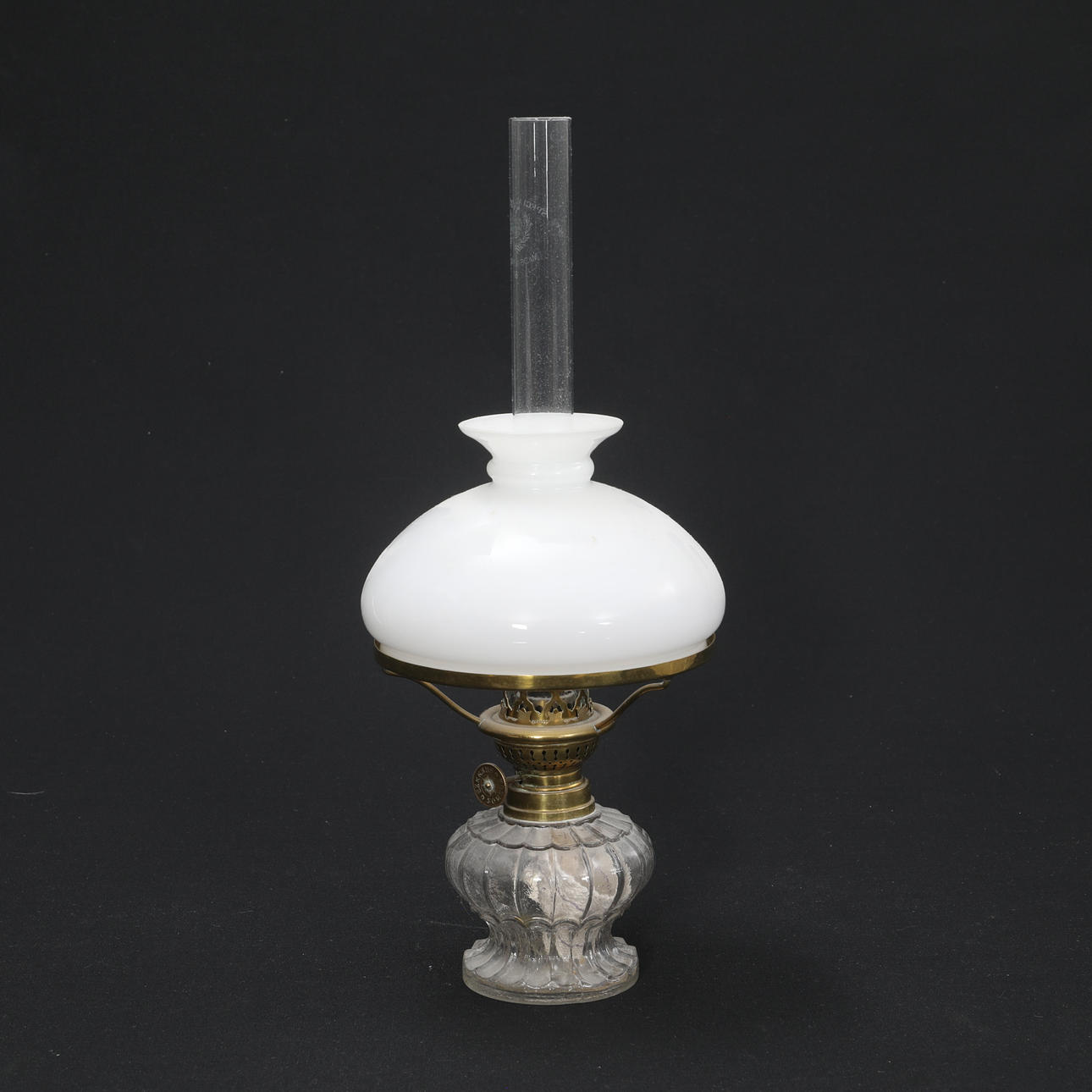 TABLE KEROSENE LAMP.