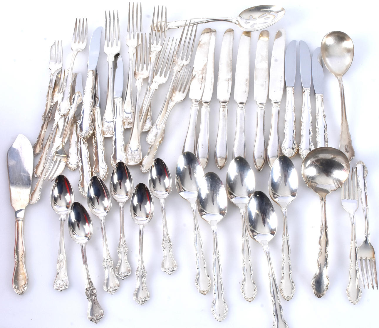 LOT NYSILVERWARE CUTLERY, 1 box.