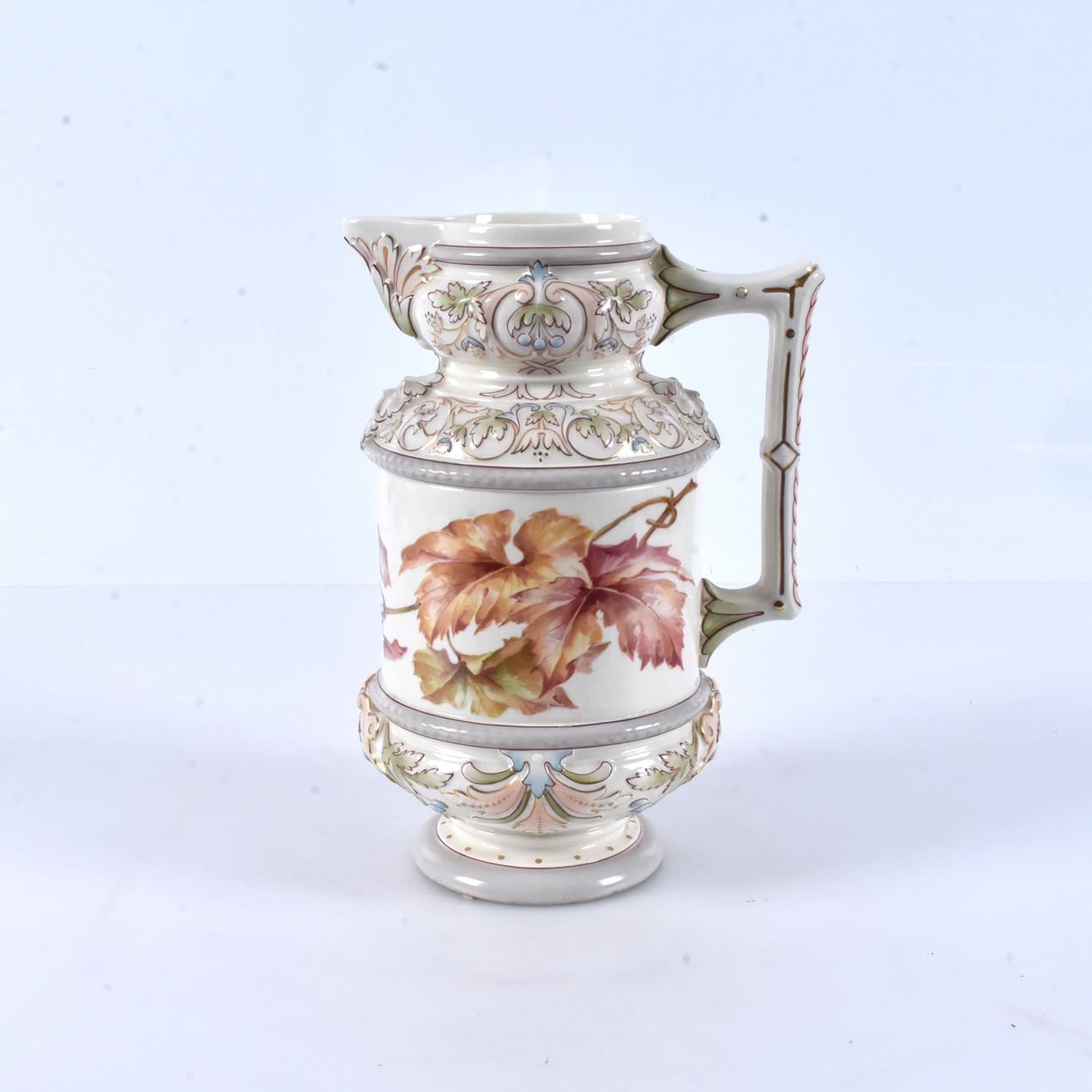 A majolica jug, Rörstrand, circa 1890.