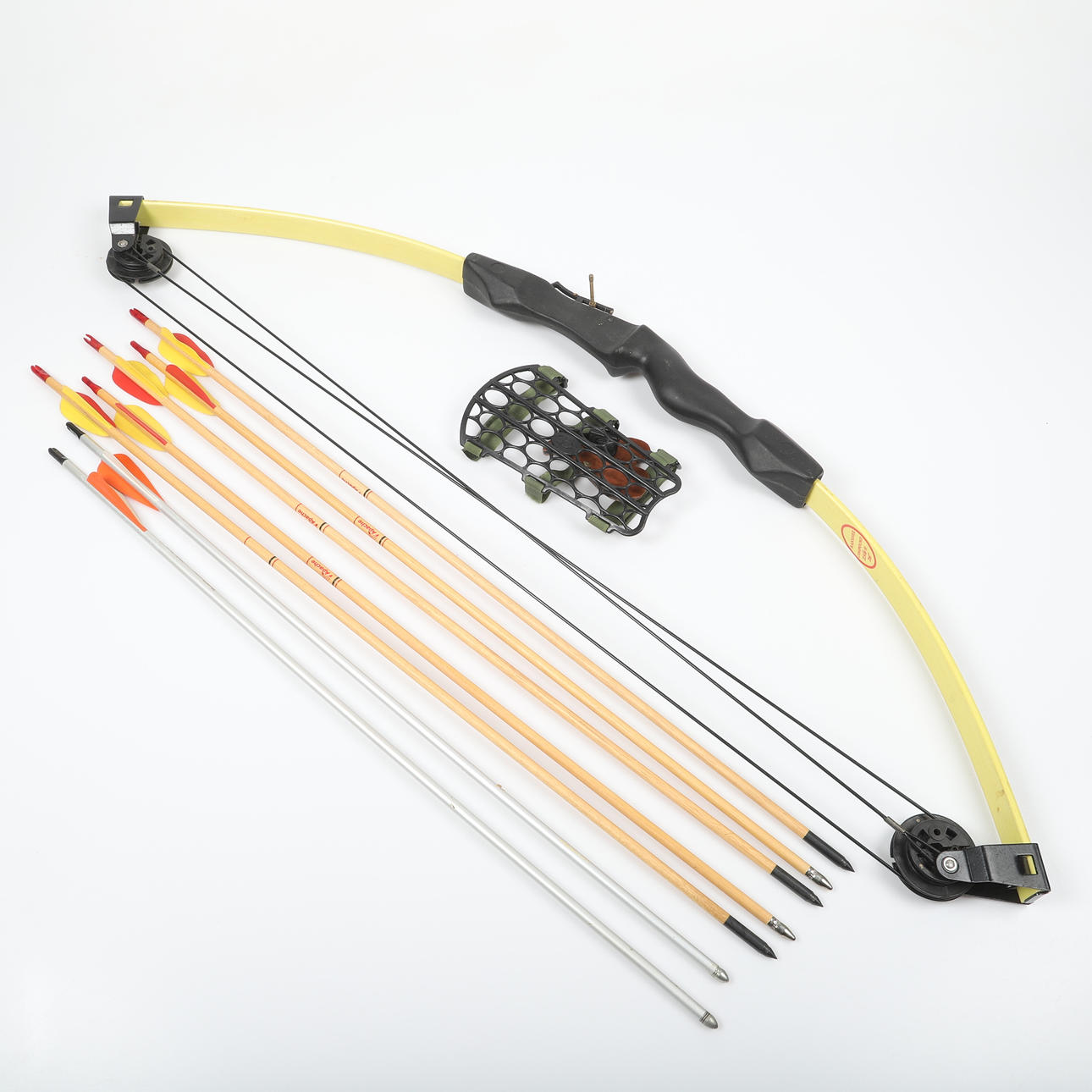 ARCO CON FLECHAS, Barnett.