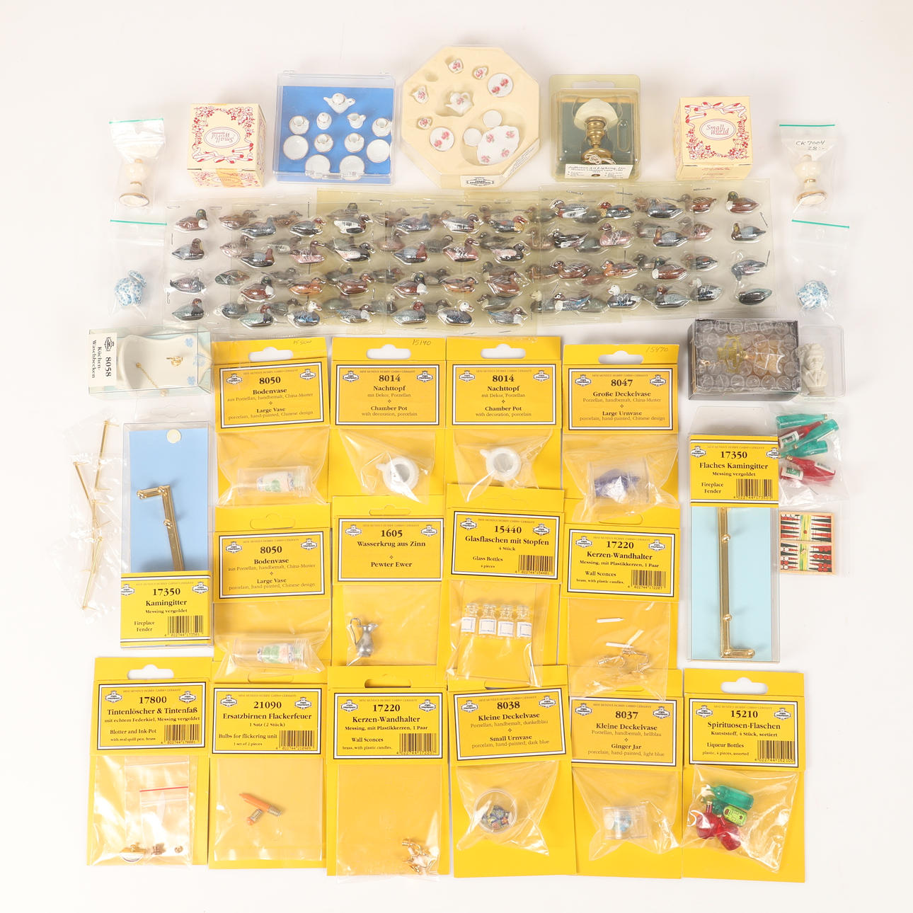 DOCK OR VIEWING CABINET MINIATURES, 40 packs, Mini Mundus, Germany m. m ...