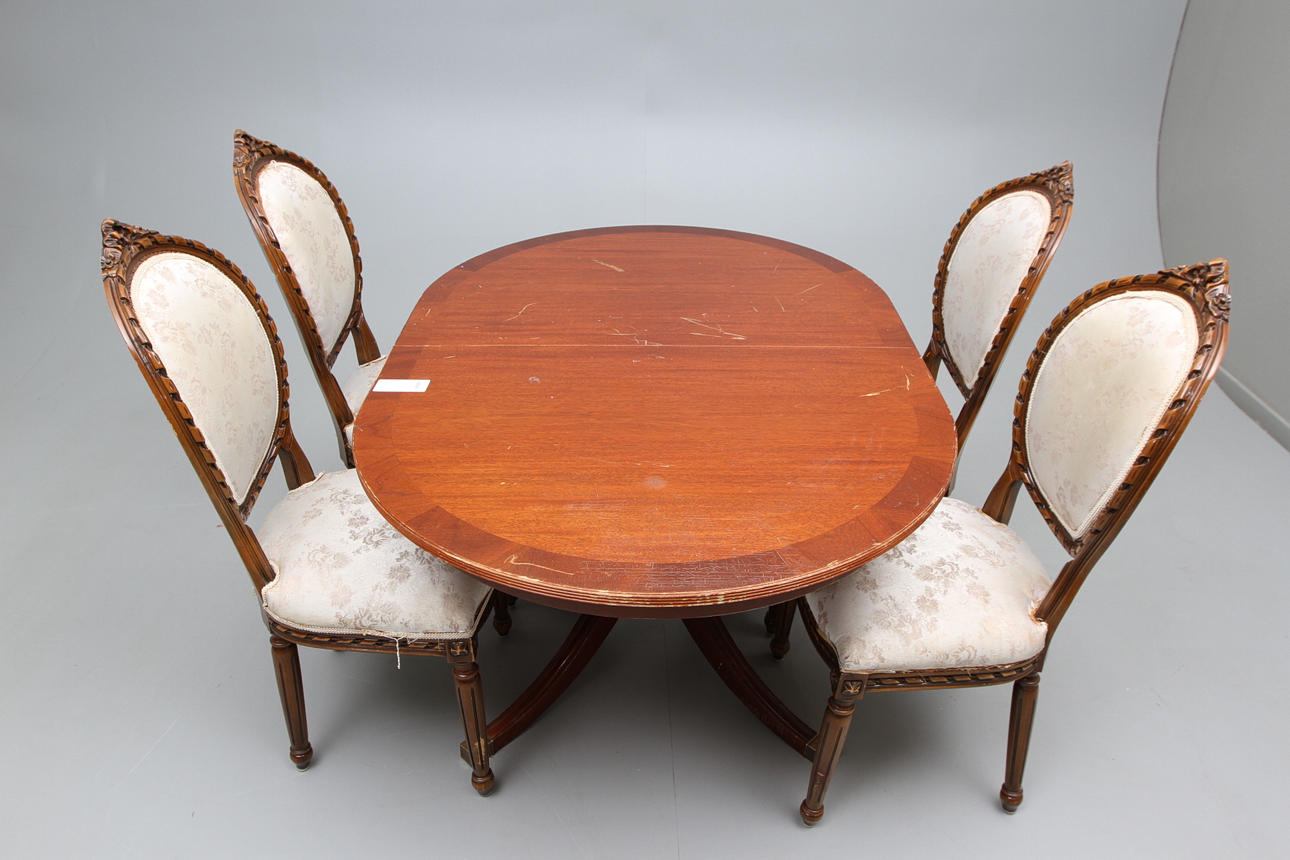 4 st stolar samt ovalt bord 1900-talets senare del.
