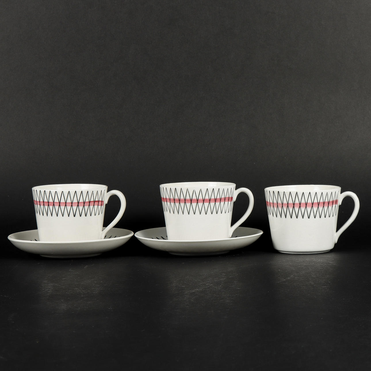 HELMER RINGSTRÖM. TEACUPS "Terrace" Upsala Ekeby Gefle.