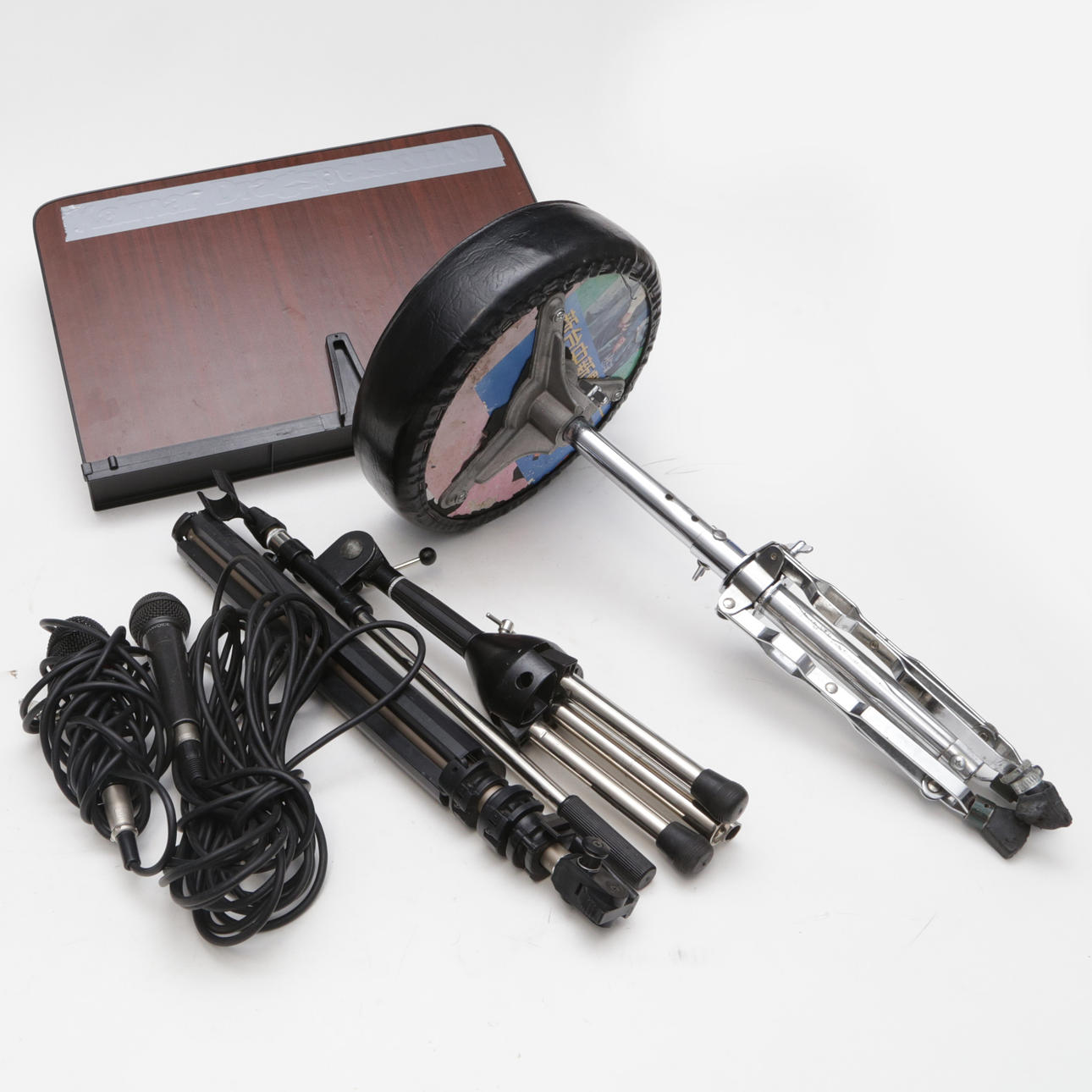 MUSICIAN'S STOOL PLUS MUSIC STAND.