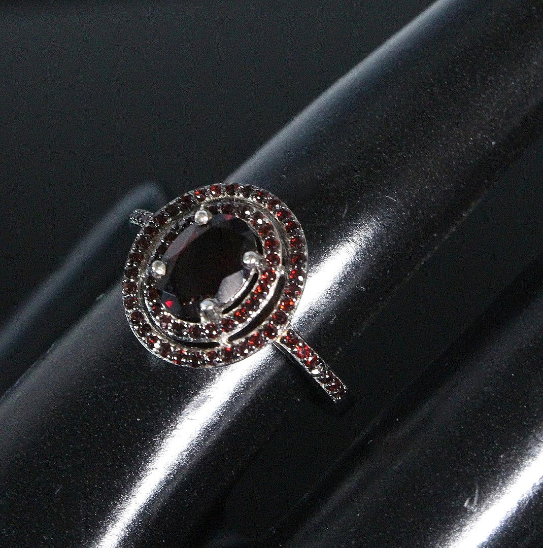 garnet ring, 925 silver.
