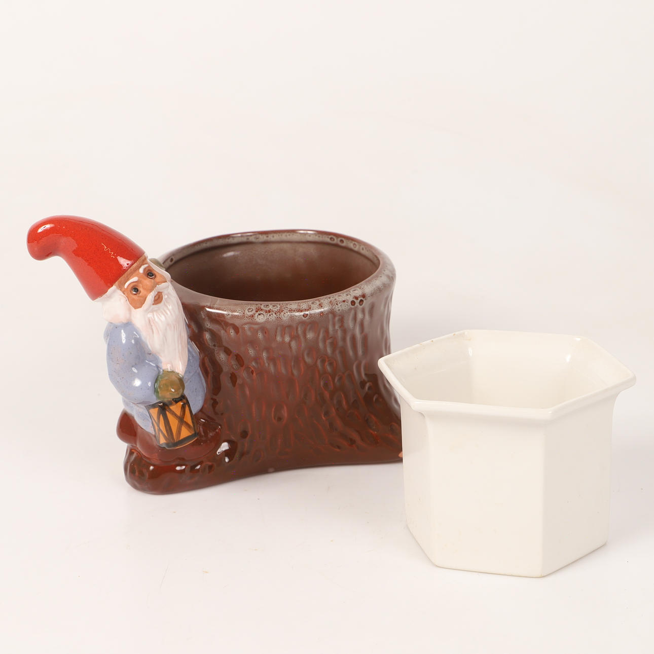 OUTER LINING, 2 pieces, ceramic, fl. a. Rolf Berg, Torshälla.