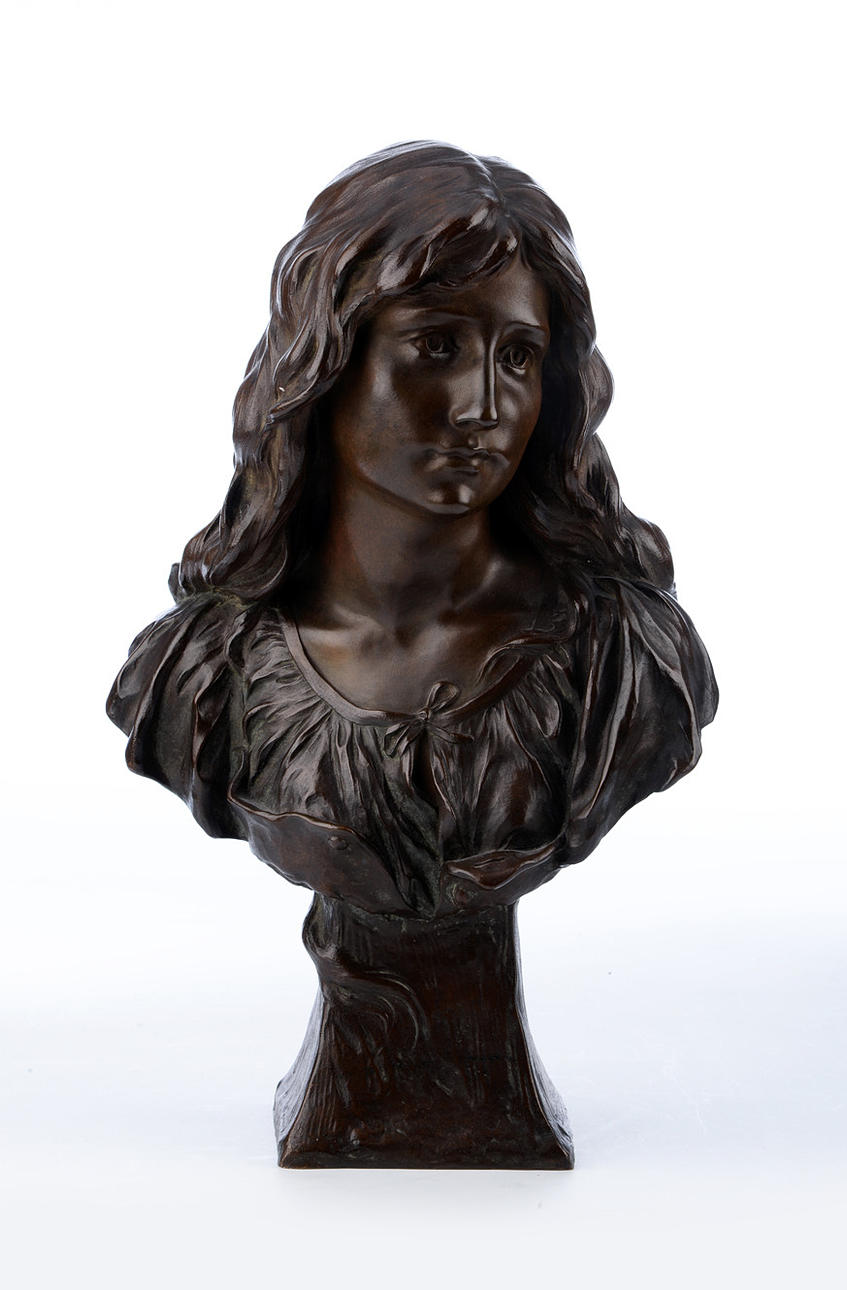 PAUL EUGENE MENGIN. flicka byst. Bröstporträtt av en ung flicka.