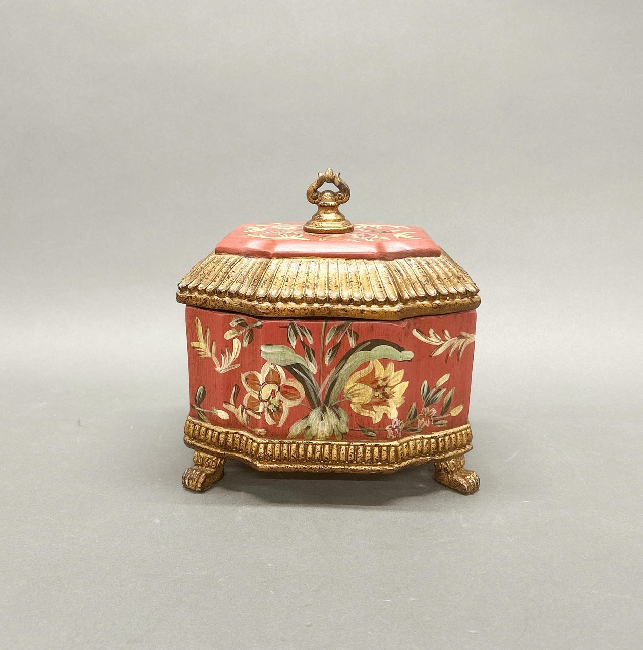 ORIENTAL DESIGN BOX AND COVER.