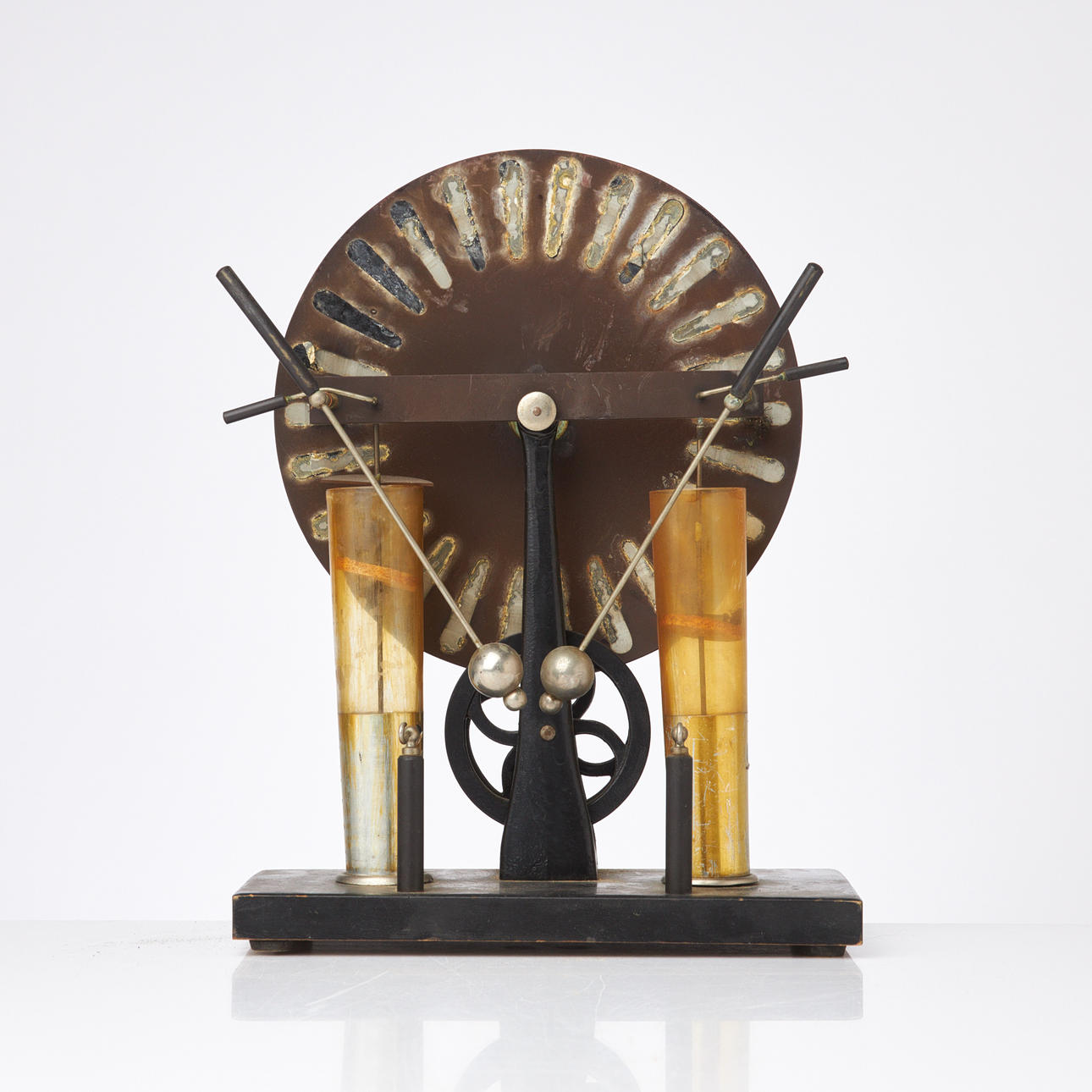 A flu machine, early 20th century, so-called wimshurst generator.