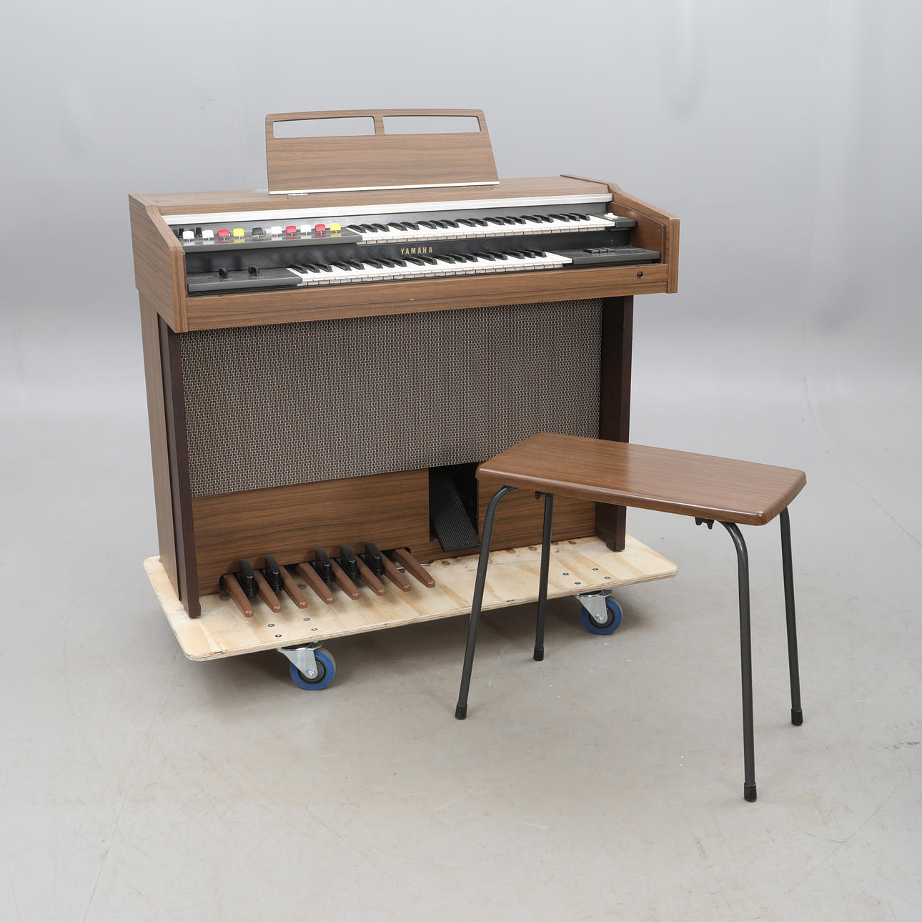 ELORGAN, Yamaha «Electone «, así como taburete.