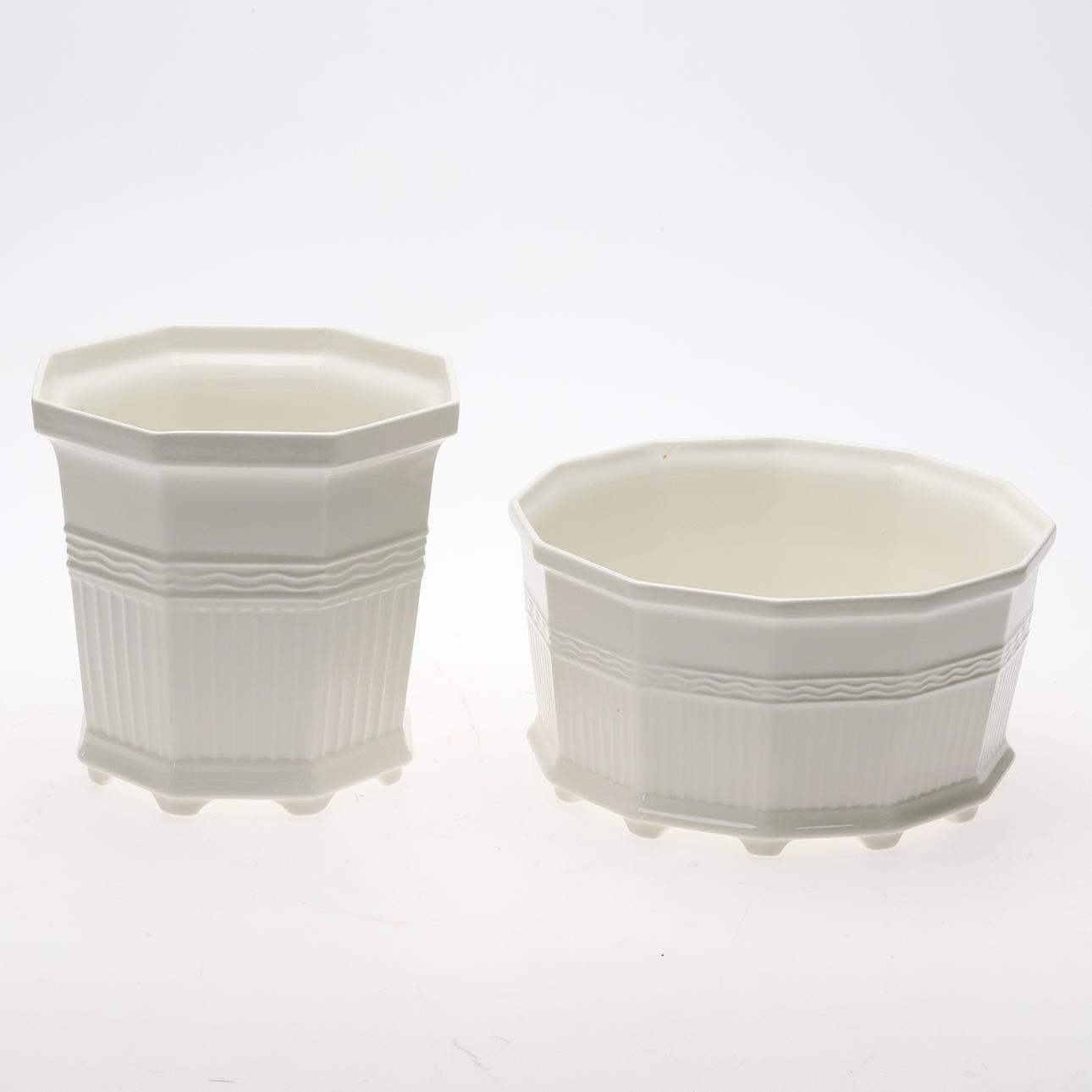 PRINS EUGEN. A pair of “Waldemarsudde” outer liners, Rörstrand.