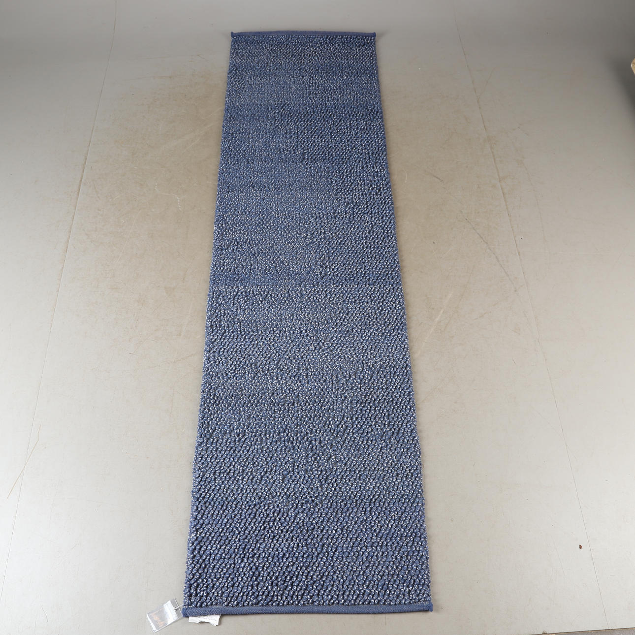 CARPET, gallery, 300 x 80 cm.