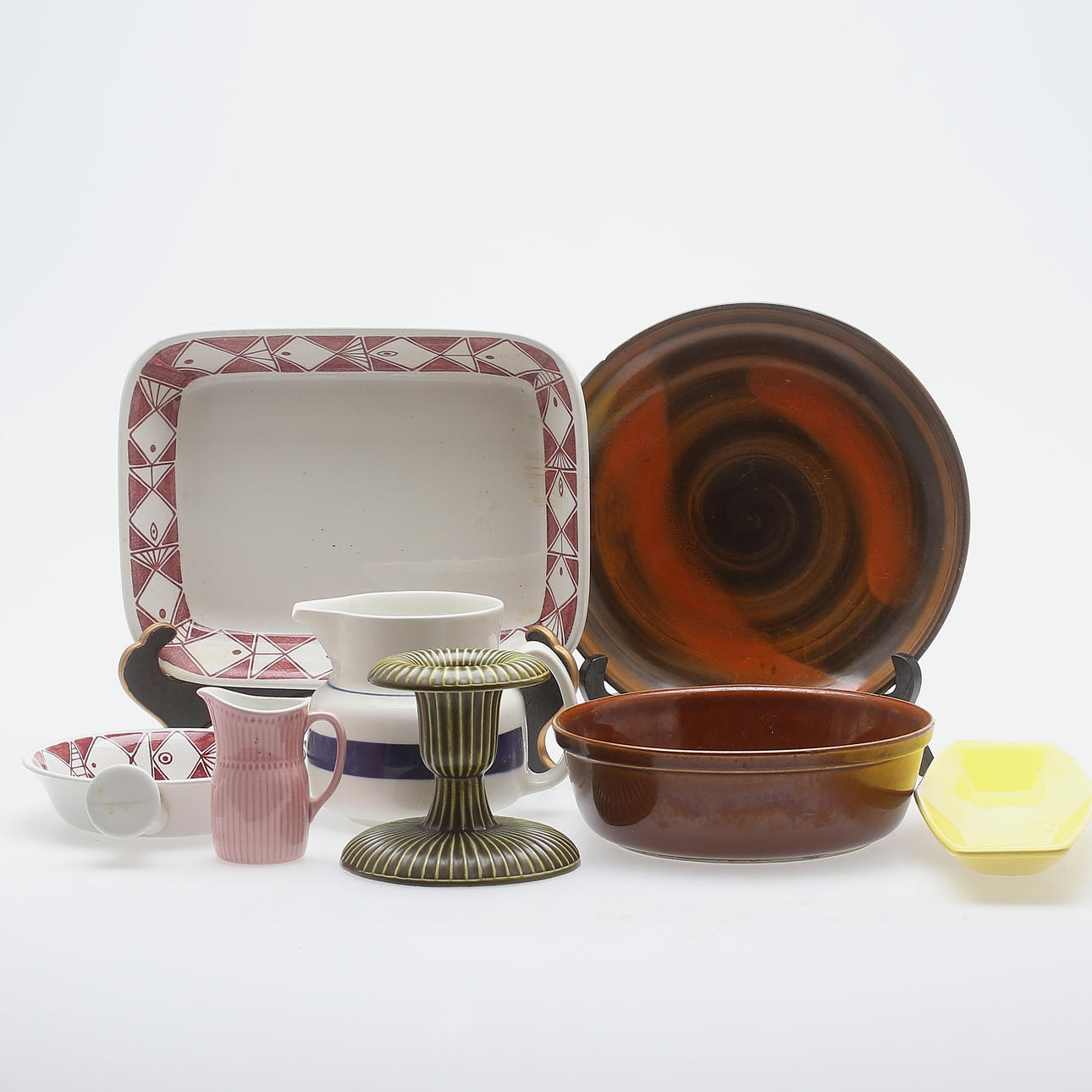 KERAMIK, 8 delar, Rörstrand, Upsala-Ekeby, Gefle, Gustavsberg samt Bo Fajans, 1900-tal.