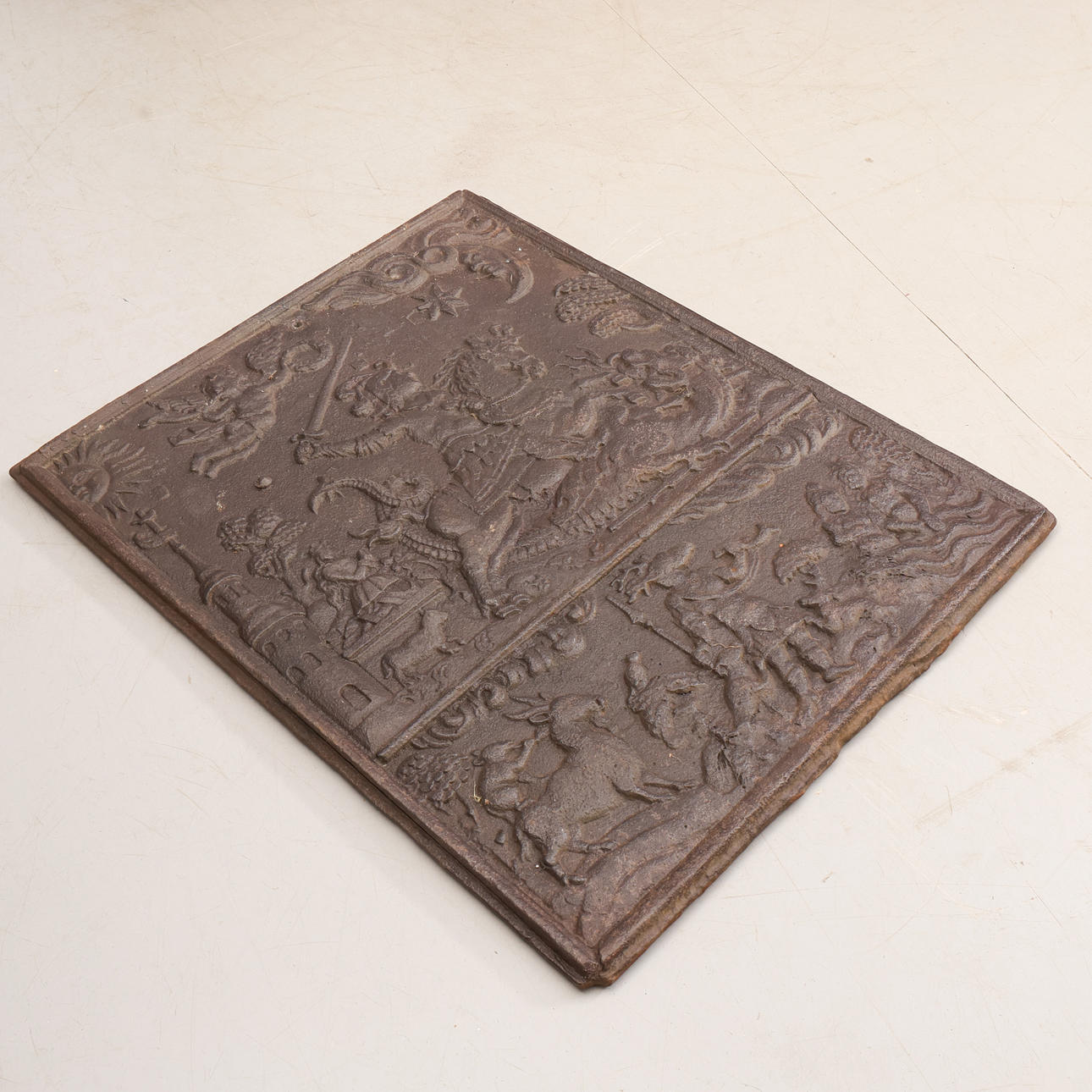 SÄTTUNGSPLATTA, Sankt Göran & Draken, valurauta.