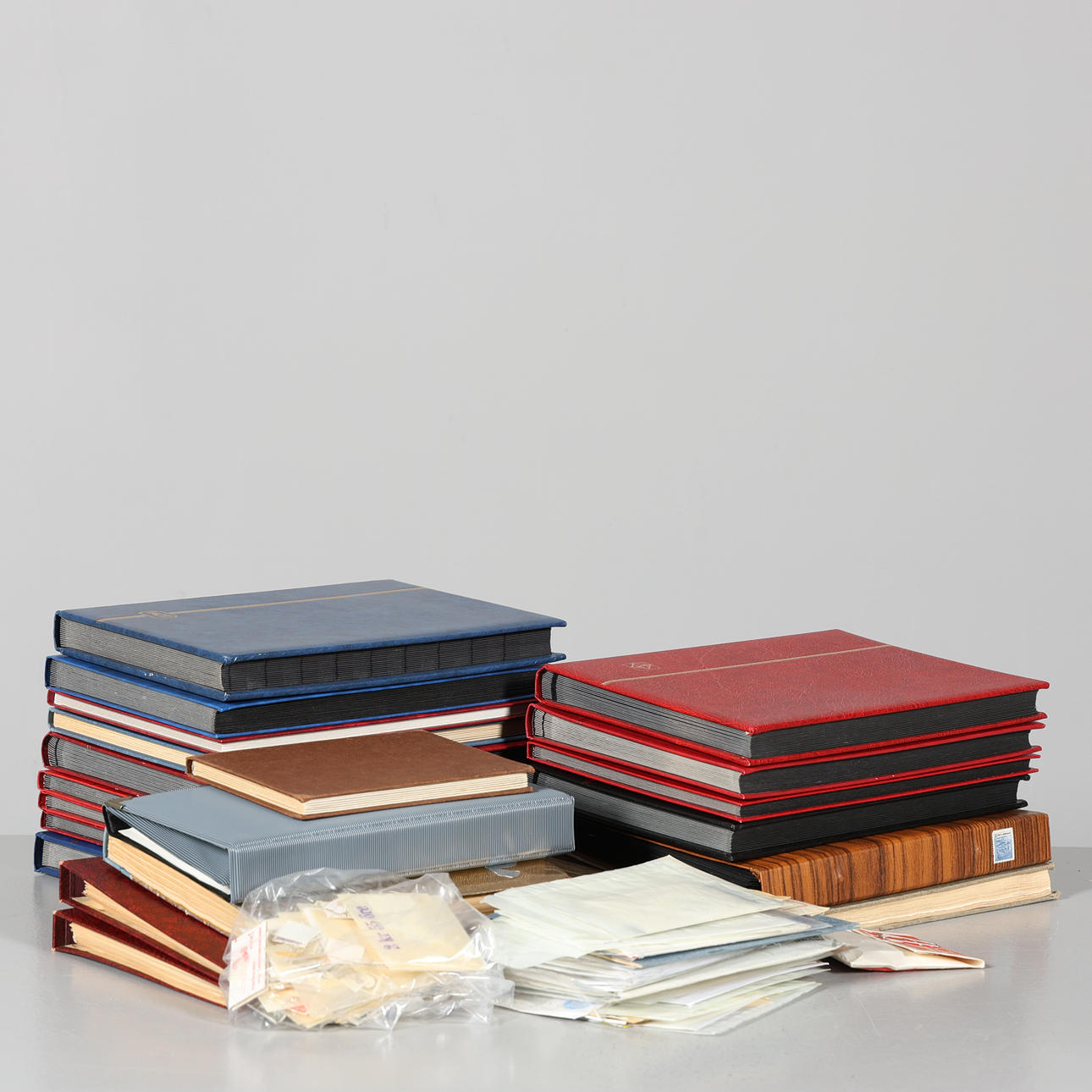 STAMP COLLECTION mostly from Sweden.