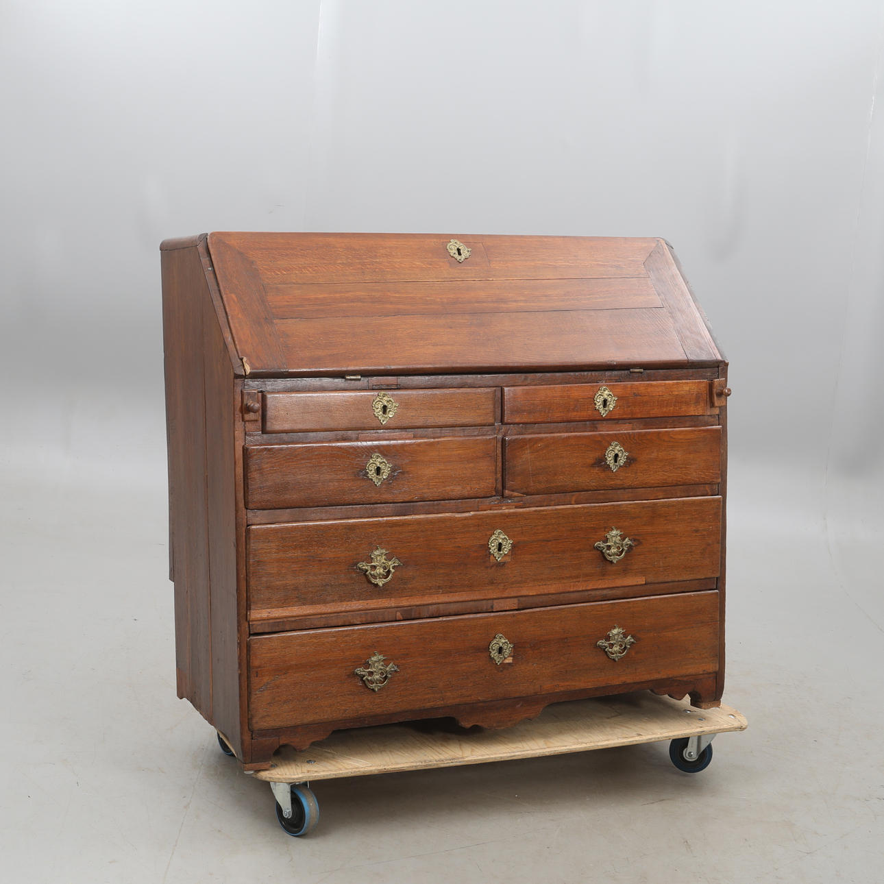 Eine schräge Klappensekretärin aus dem 18. Jahrhundert.