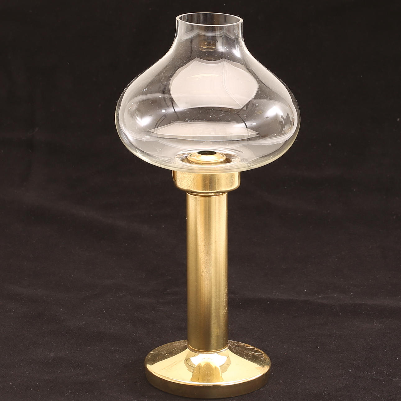 VALOLAMPPU, messinki lasikupilla, Ateljé Lyktan.