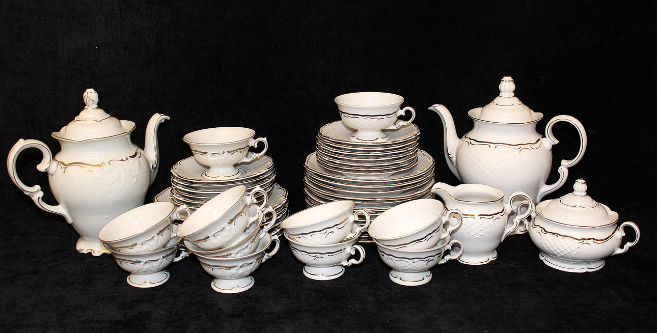 SERVISDELAR, porslin, 19 delar, KPM, 27 delar Bavaria.