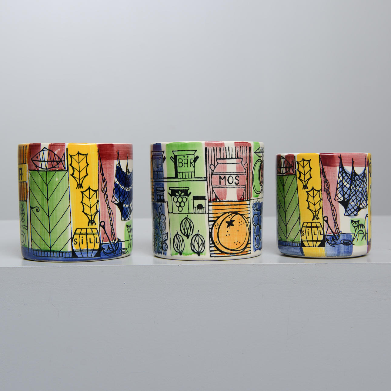 ANITA NYLUND. A set of three Jie Gantofta jars, second part of the 20th century.