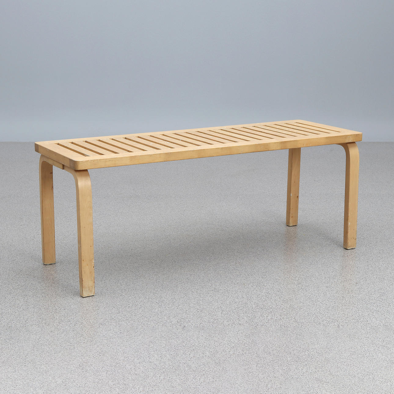 ALVAR AALTO, BÆNK, MODEL 153A, Lamineret træ.