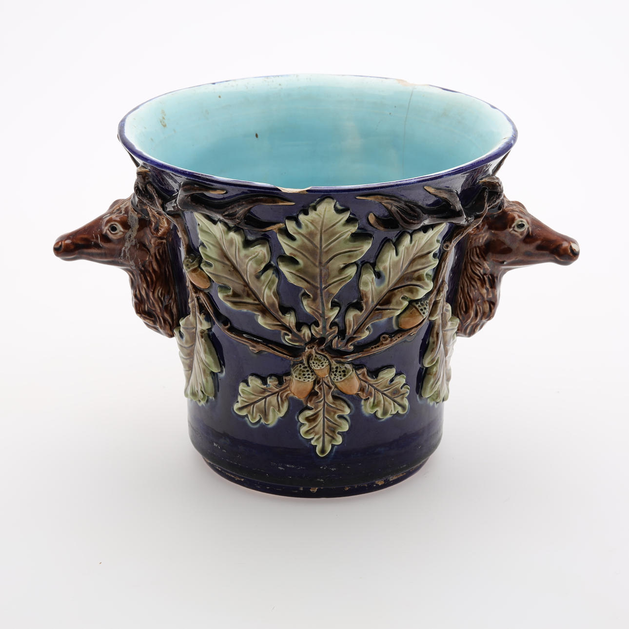 POT, relief decor. Majolikastil.