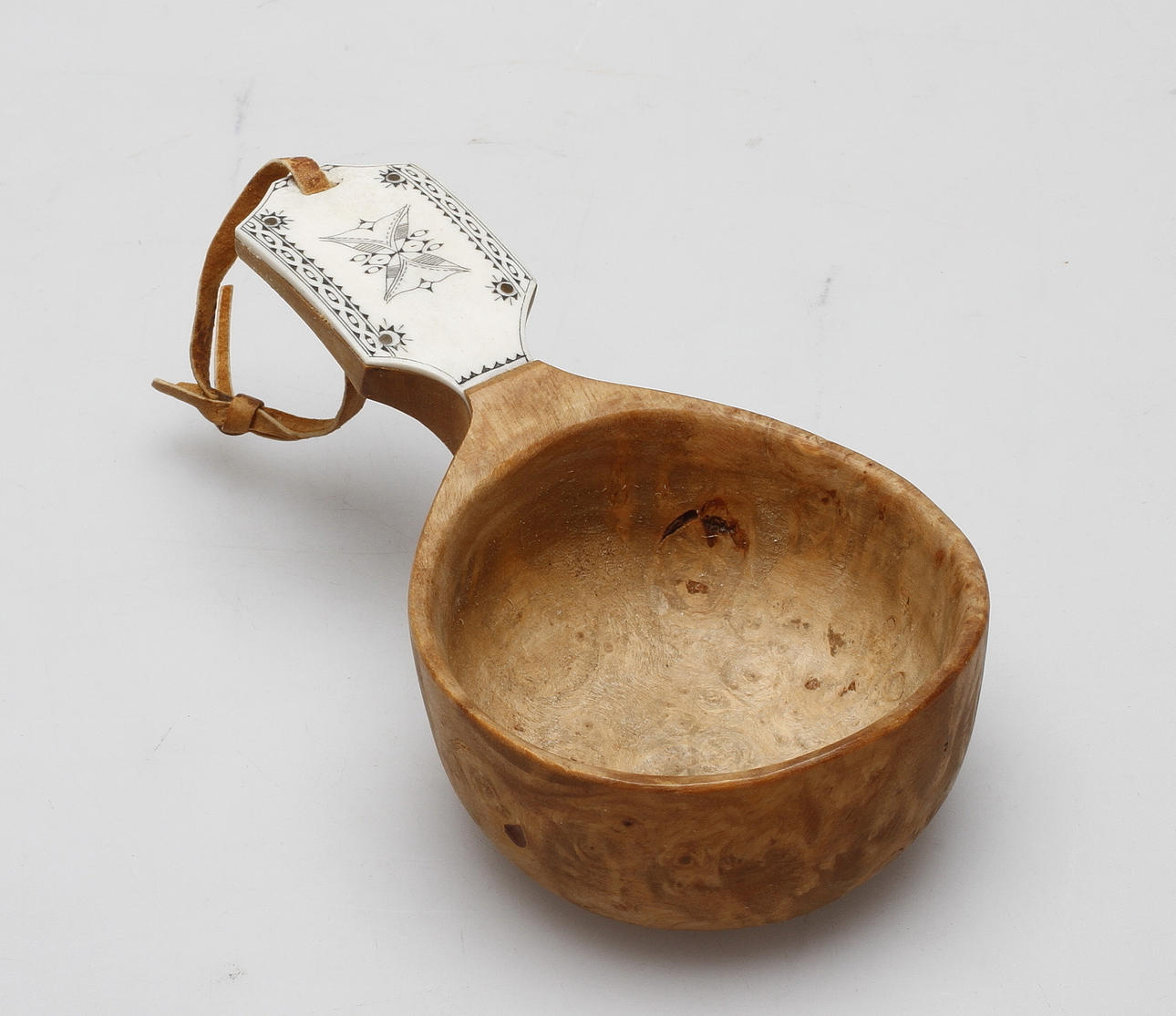 KÅSA, Ben och trä, Anders Fankki, sameslöjd.