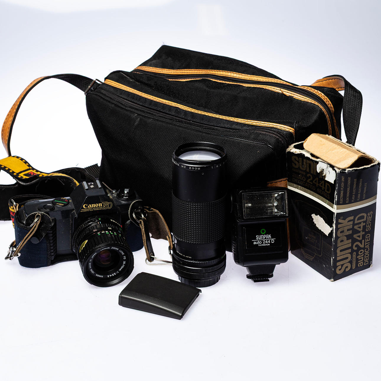 ANALOG SYSTEM CAMERA, Canon T50, with case and accessories.