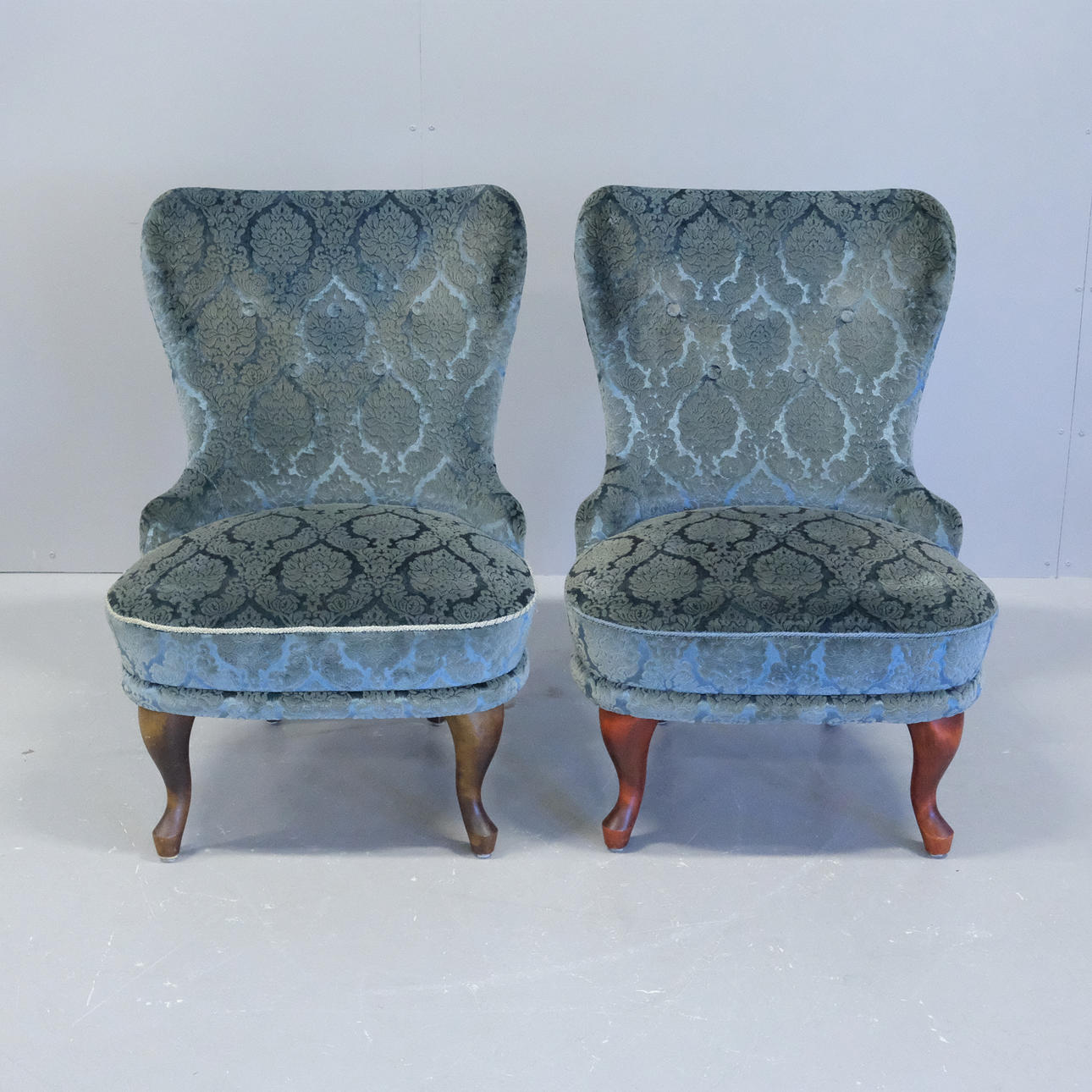 EMMAFÅTÖLJER, TVÅ STYCKEN.