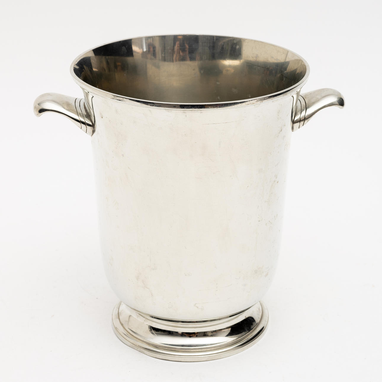 CHAMPAGNE KØLER, med bøjler, hvidmetal.