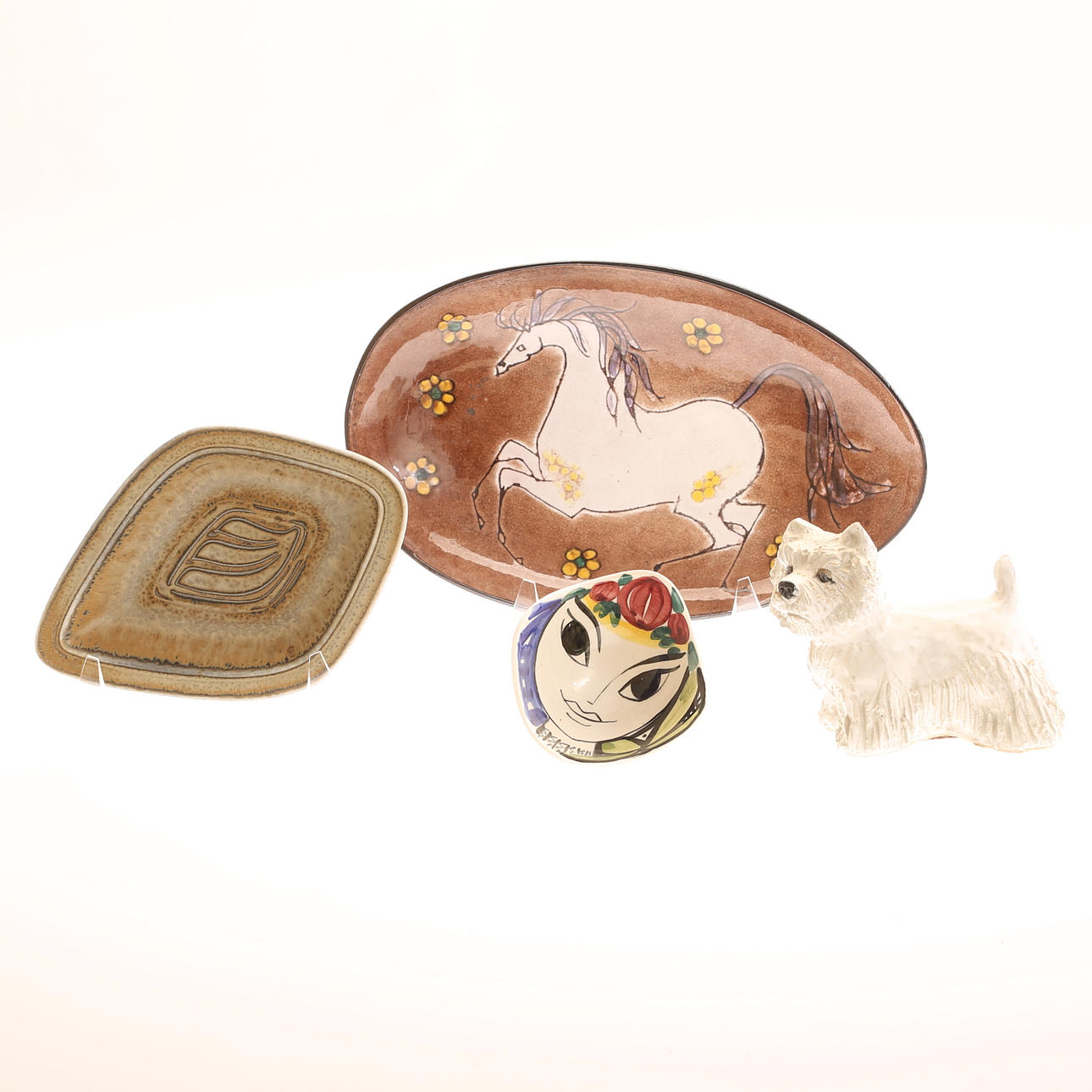 CERAMIC OBJECTS, 4 pieces.
